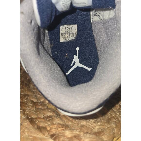 Little Kids Jordan 3 Retro High Tops Sneakers Size US 11C - Picture 6 of 6